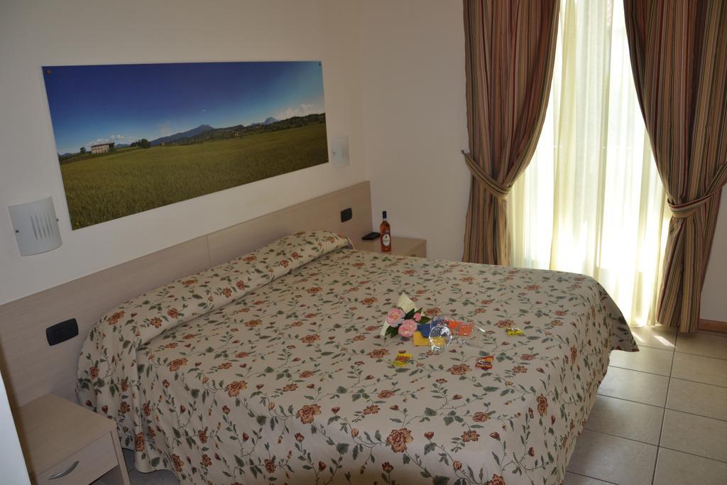 Locanda Le Palafitte Bardolino Bilik gambar